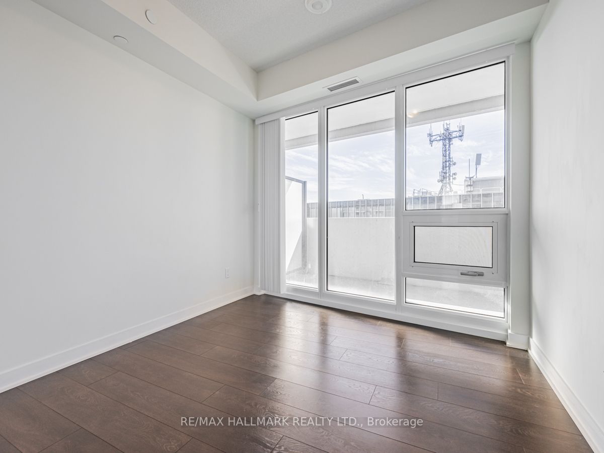 2221 Yonge St, #1909
