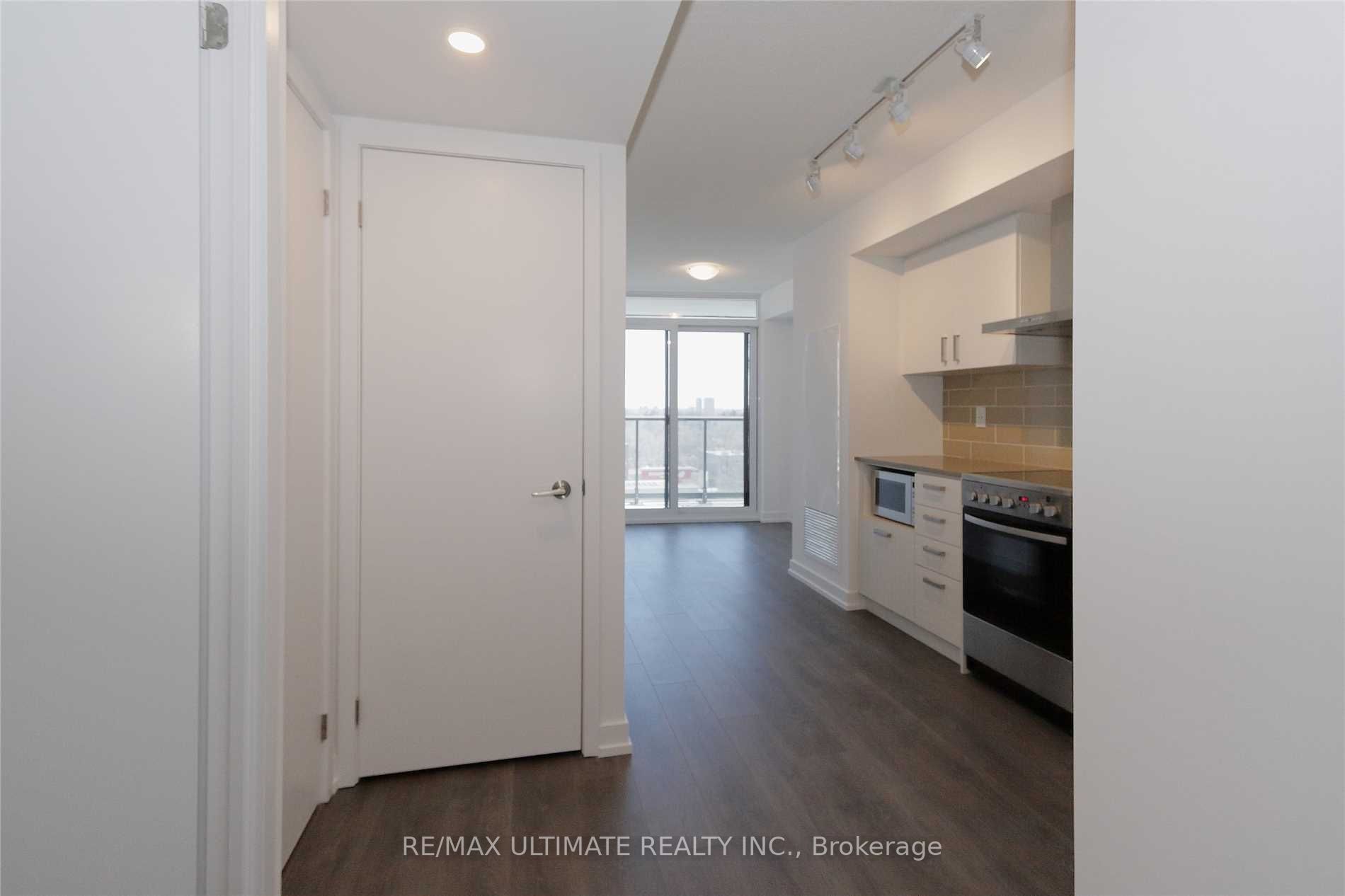 125 Redpath Ave, #815