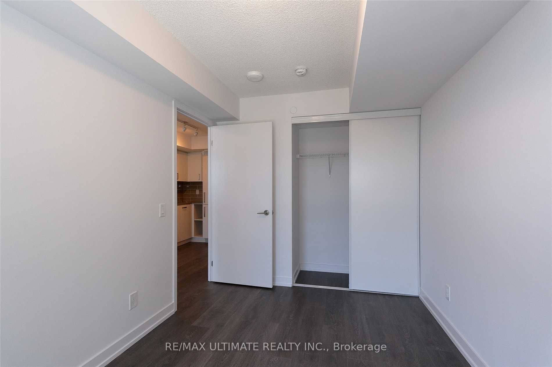 125 Redpath Ave, #815