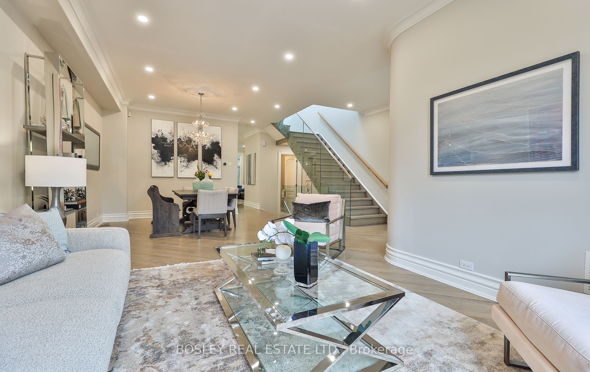 316 Broadway Ave