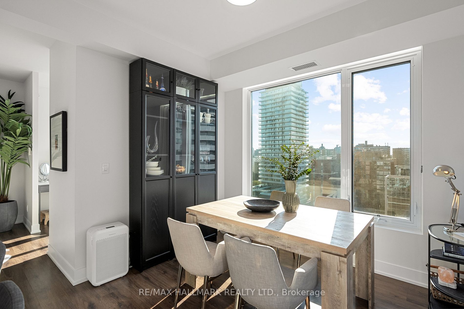 68 Merton St, #1207