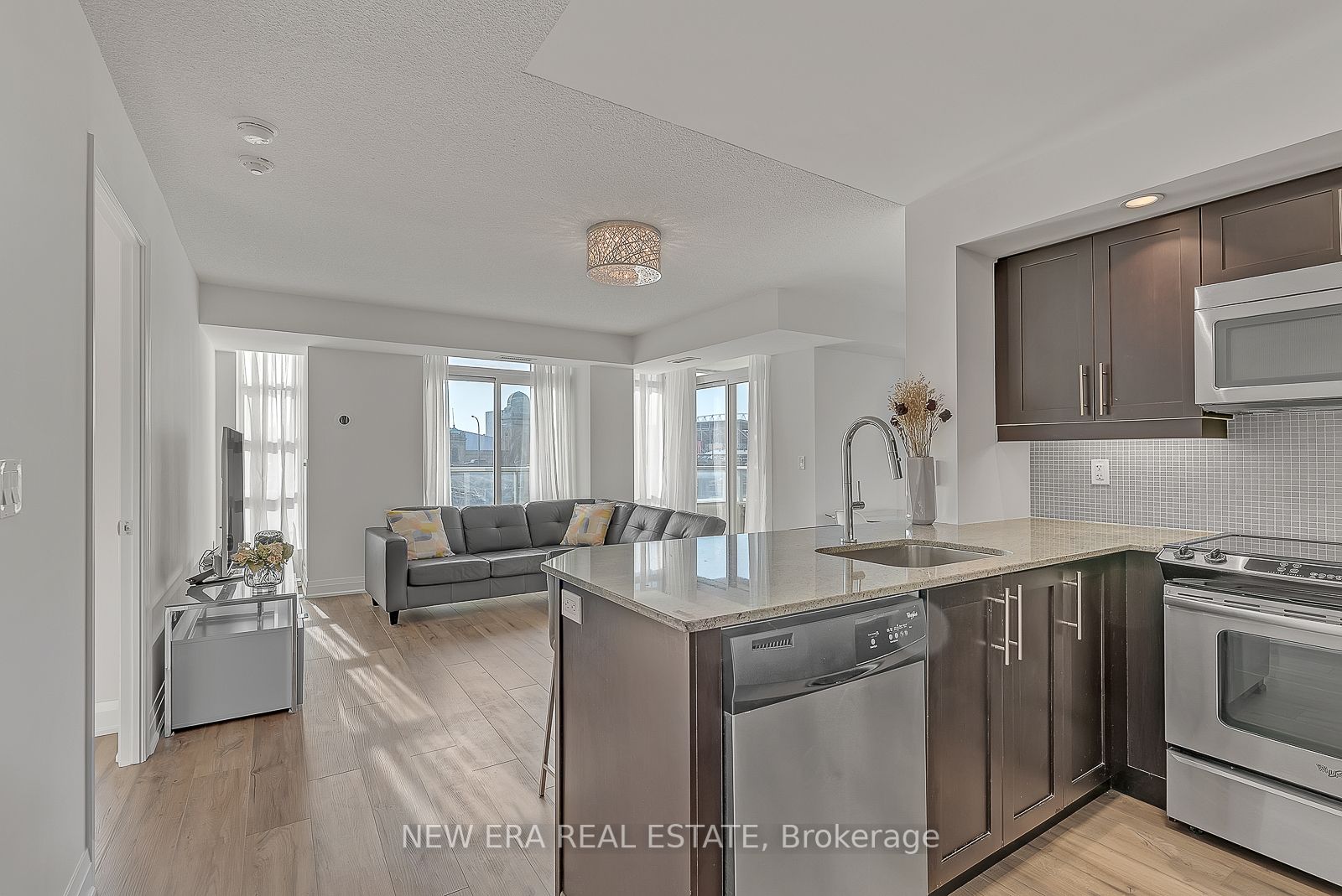 85 East Liberty St, #404