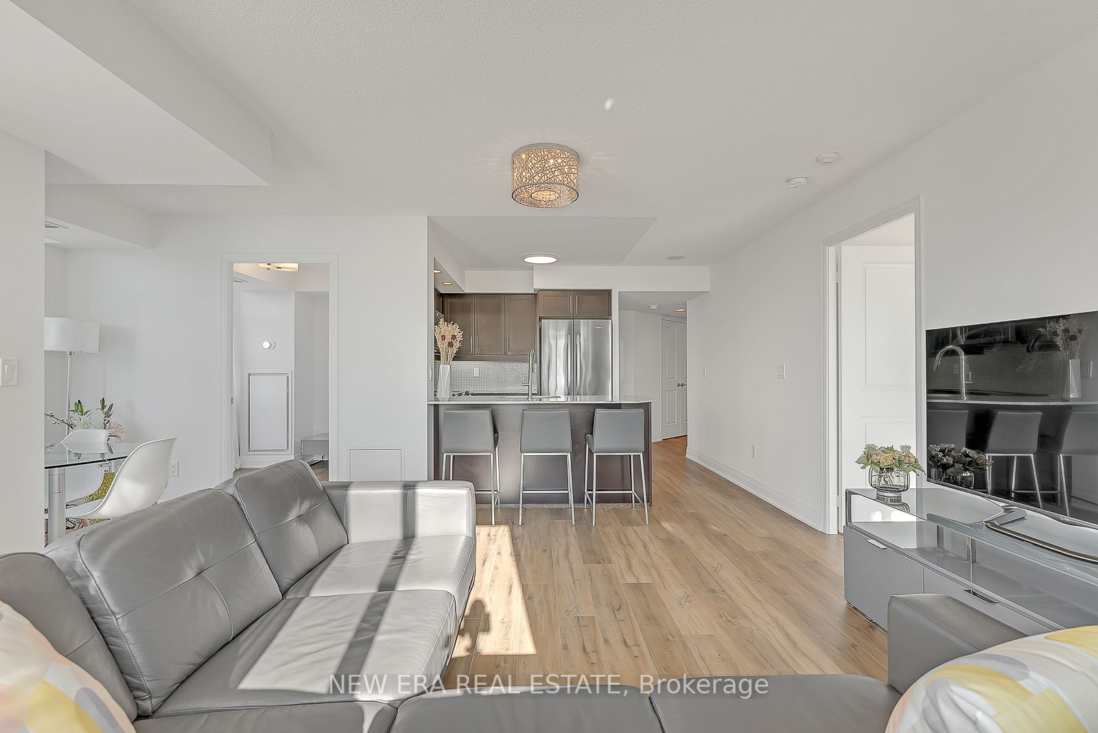 85 East Liberty St, #404