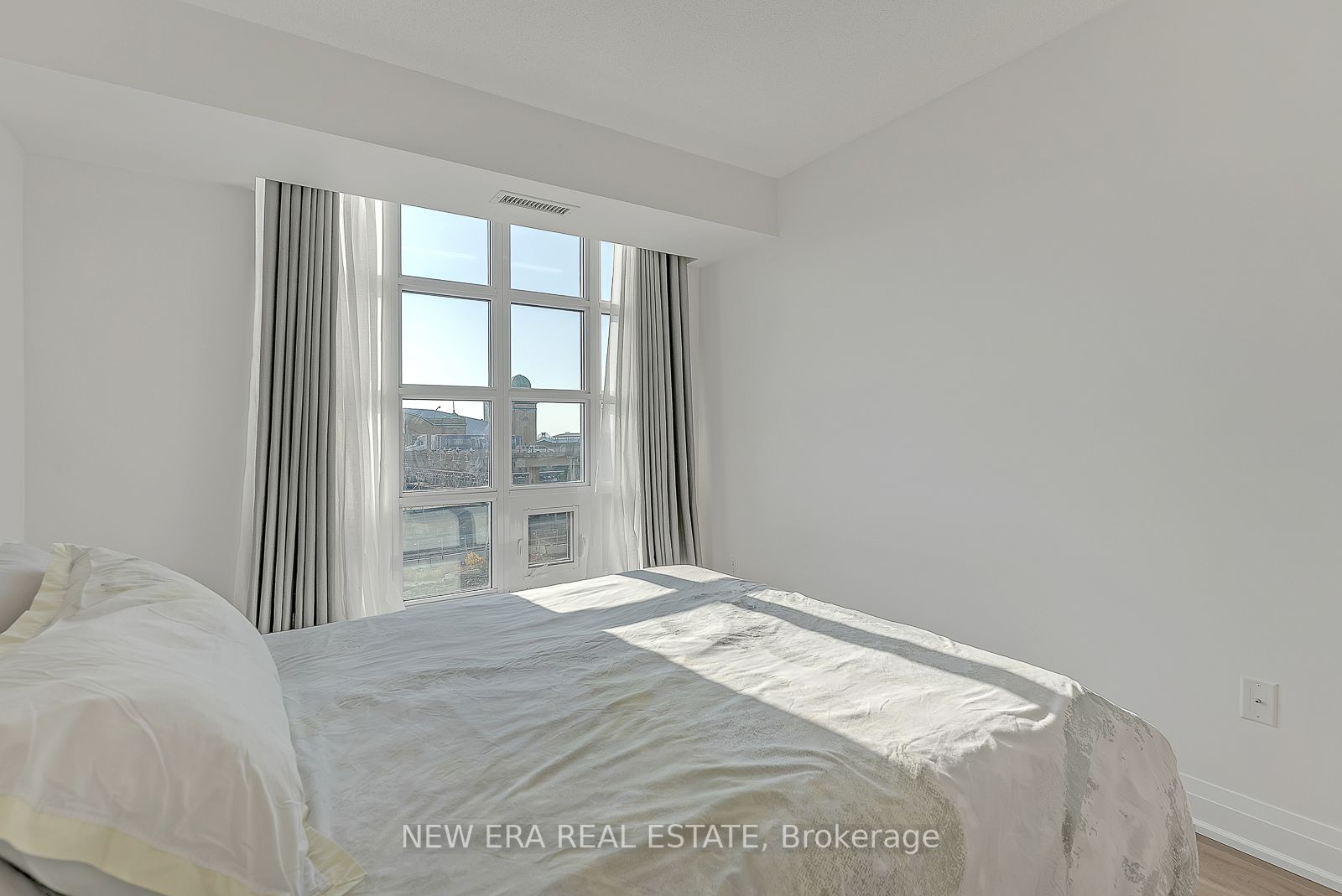 85 East Liberty St, #404