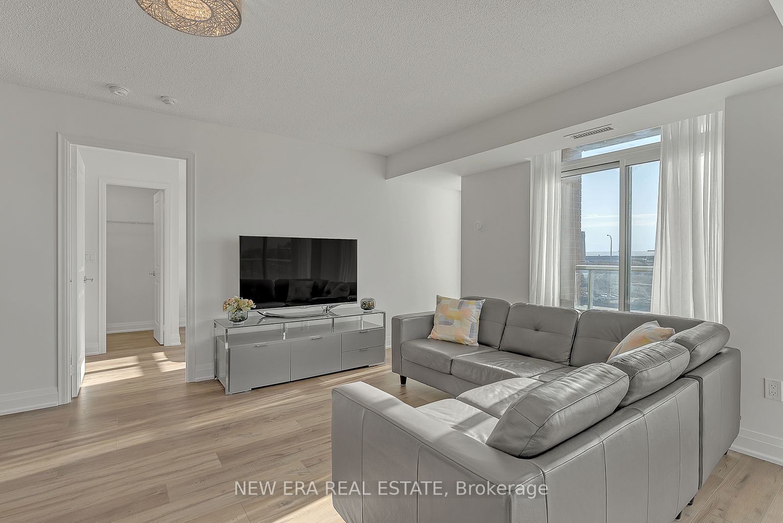 85 East Liberty St, #404