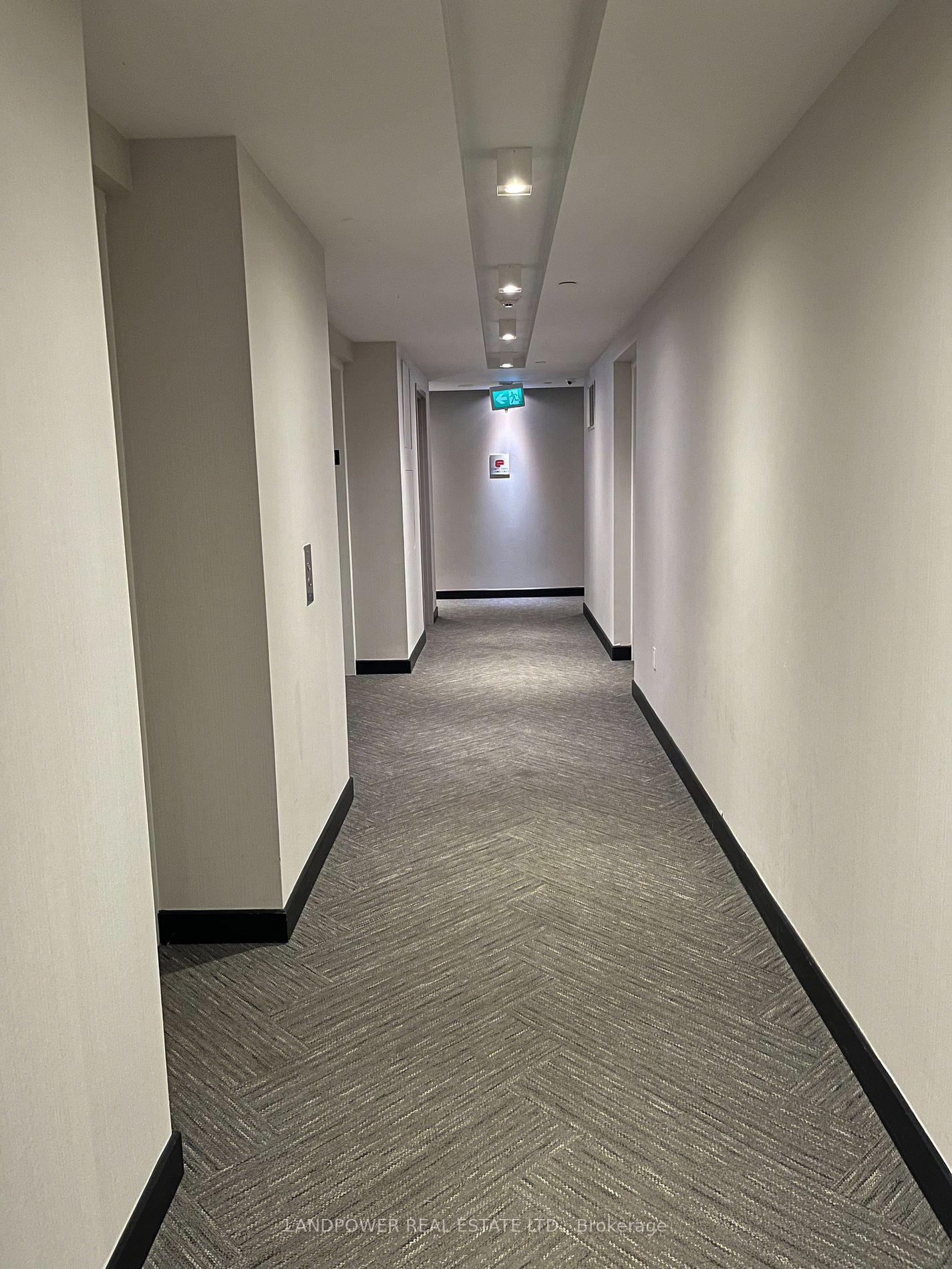 8 Eglinton Ave E, #1302