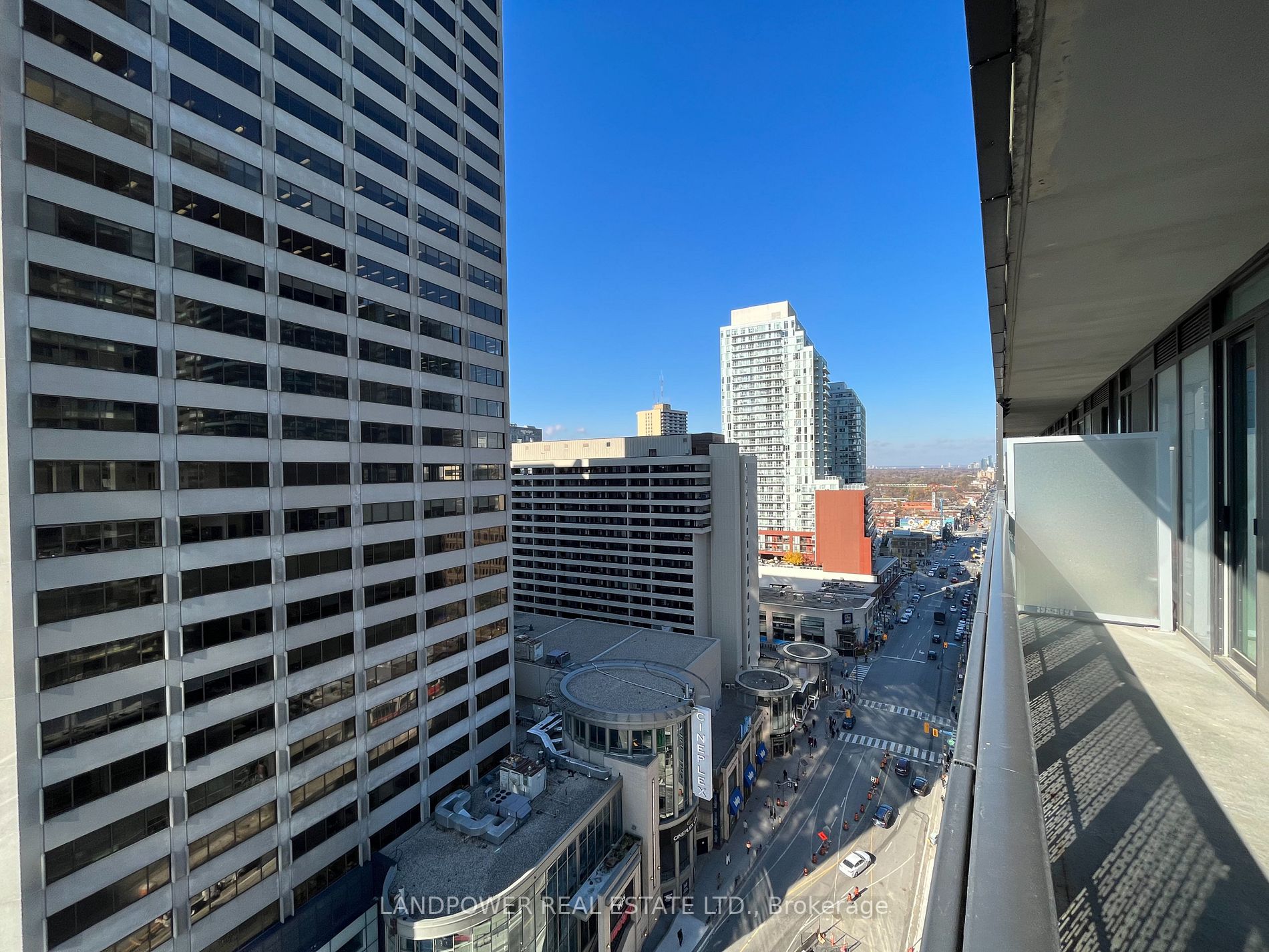 8 Eglinton Ave E, #1302