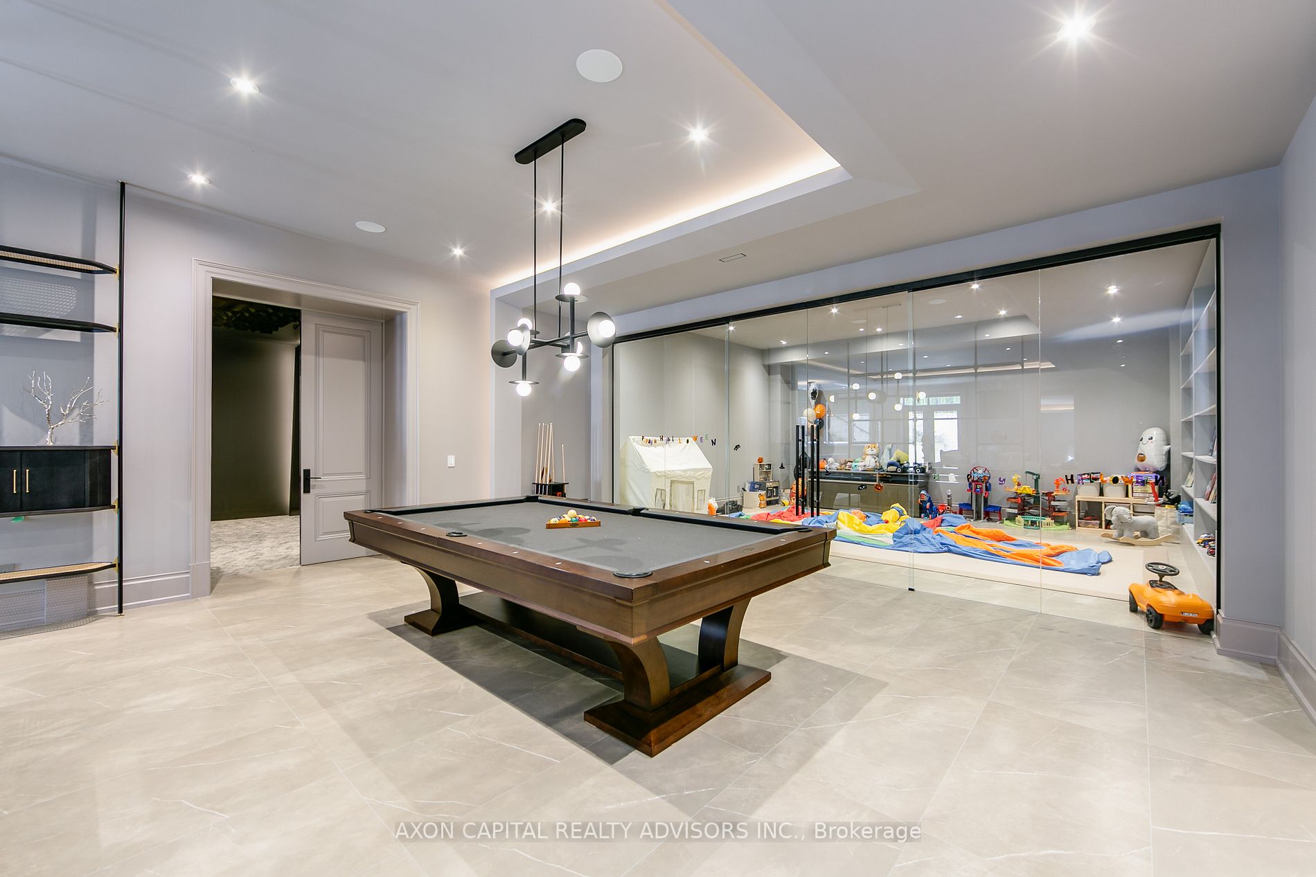 17 Chieftain Cres