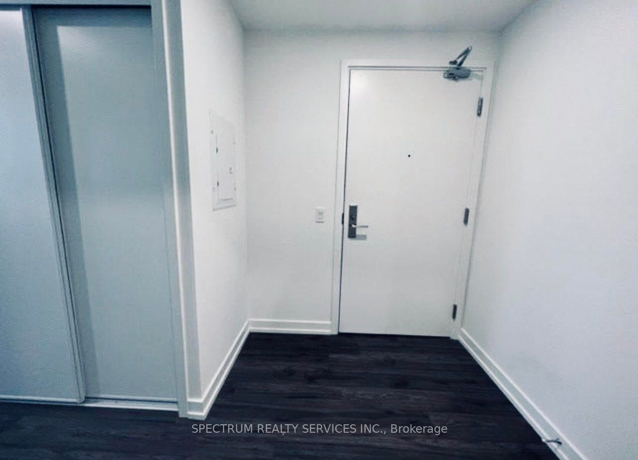 33 Helendale Ave, #2402