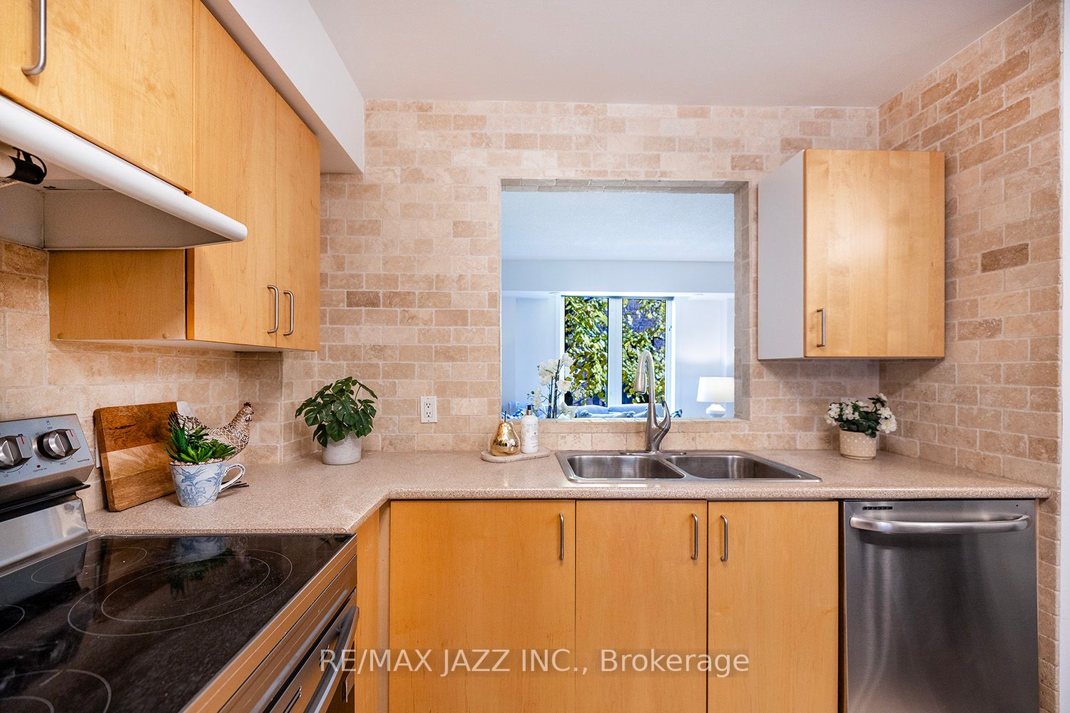12 Douro St, #Th426