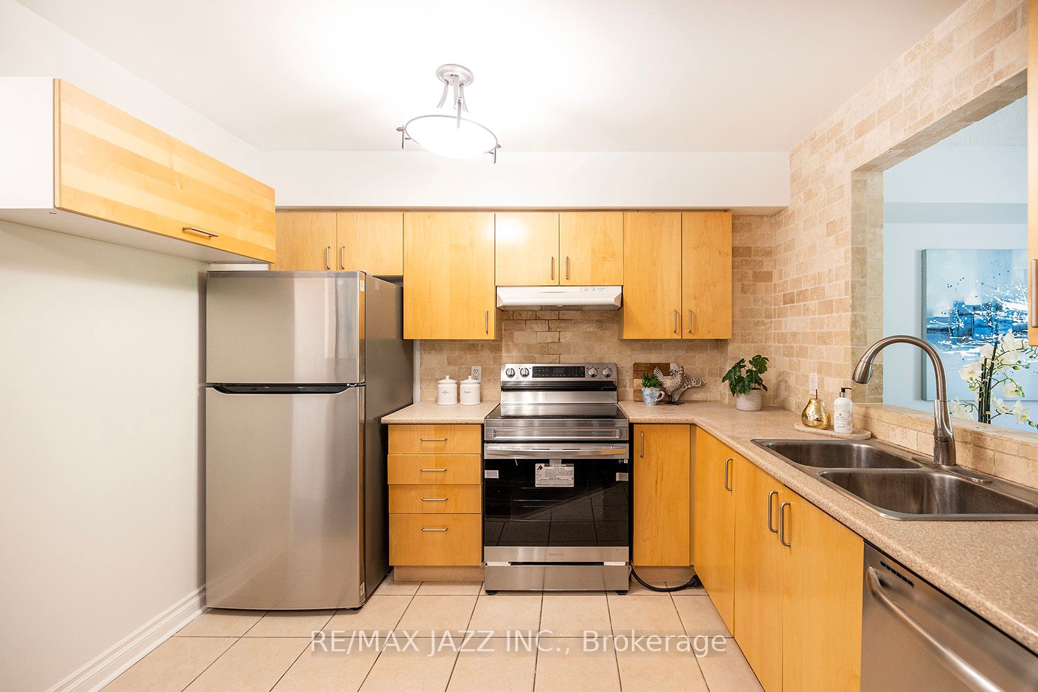 12 Douro St, #Th426