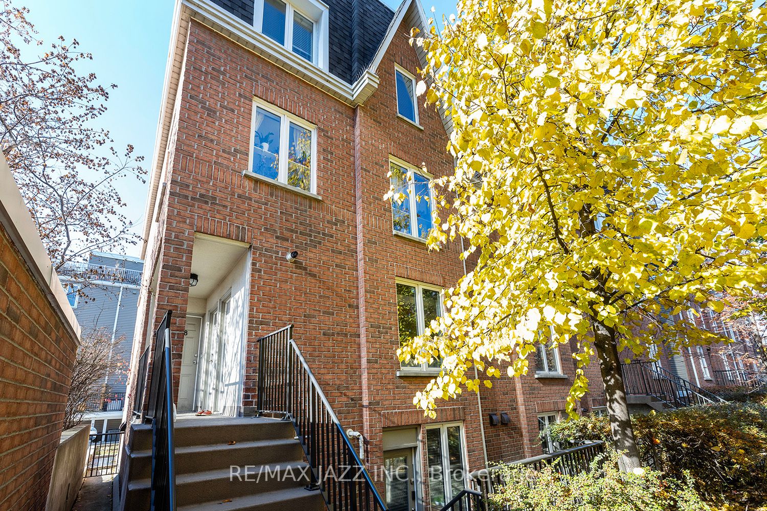 12 Douro St, #Th426