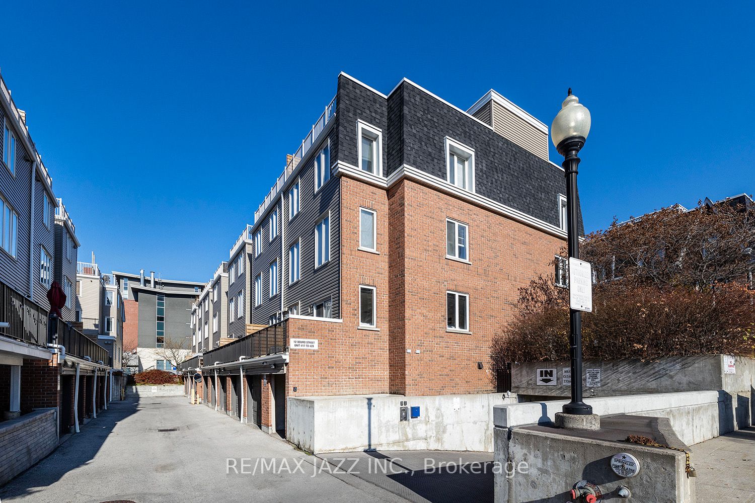12 Douro St, #Th426