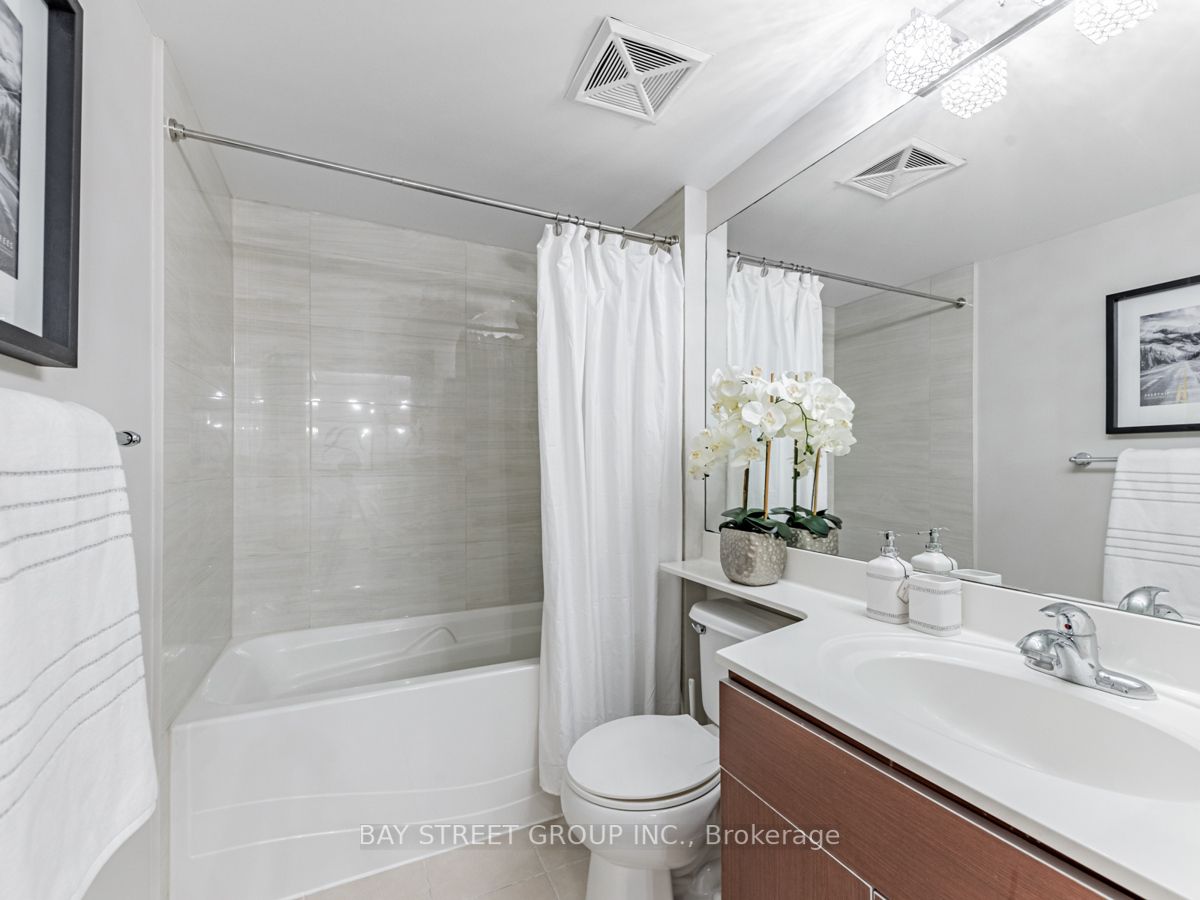 30 Herons Hill Way, #303