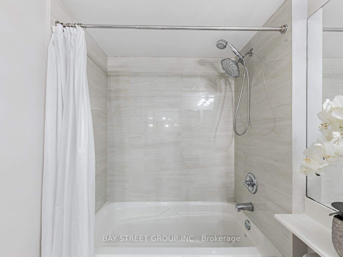 30 Herons Hill Way, #303