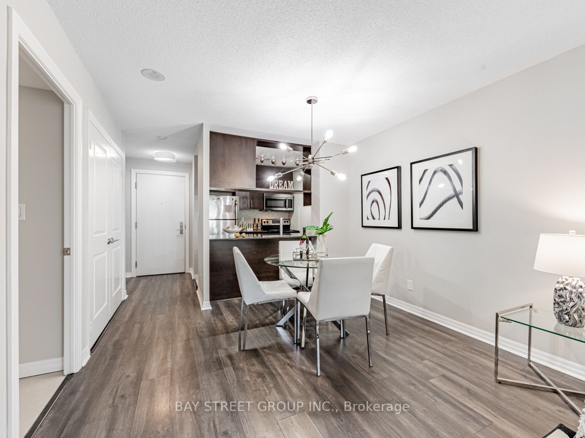 30 Herons Hill Way, #303