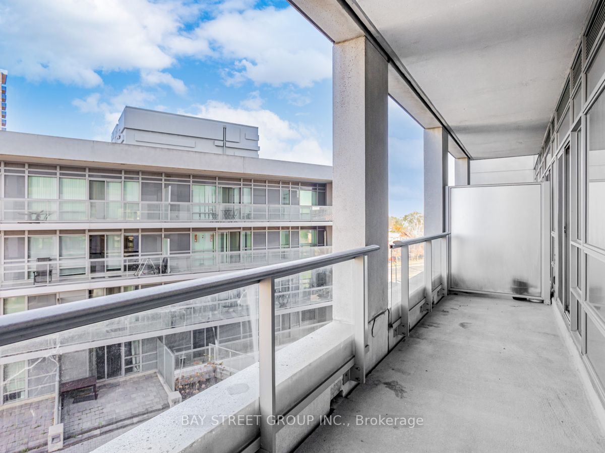 30 Herons Hill Way, #303