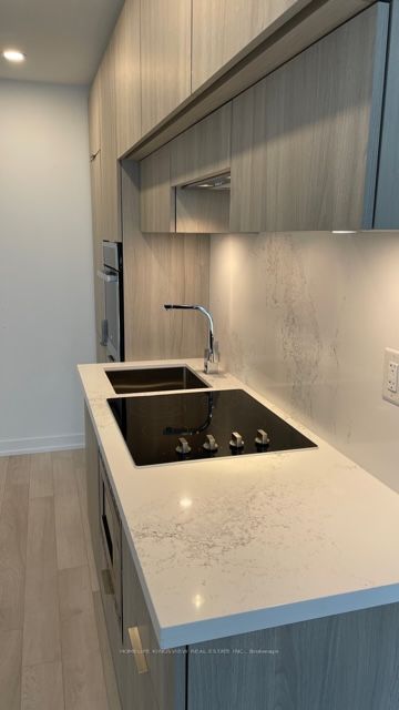 39 Roehampton Ave, #3502