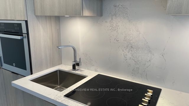 39 Roehampton Ave, #3502