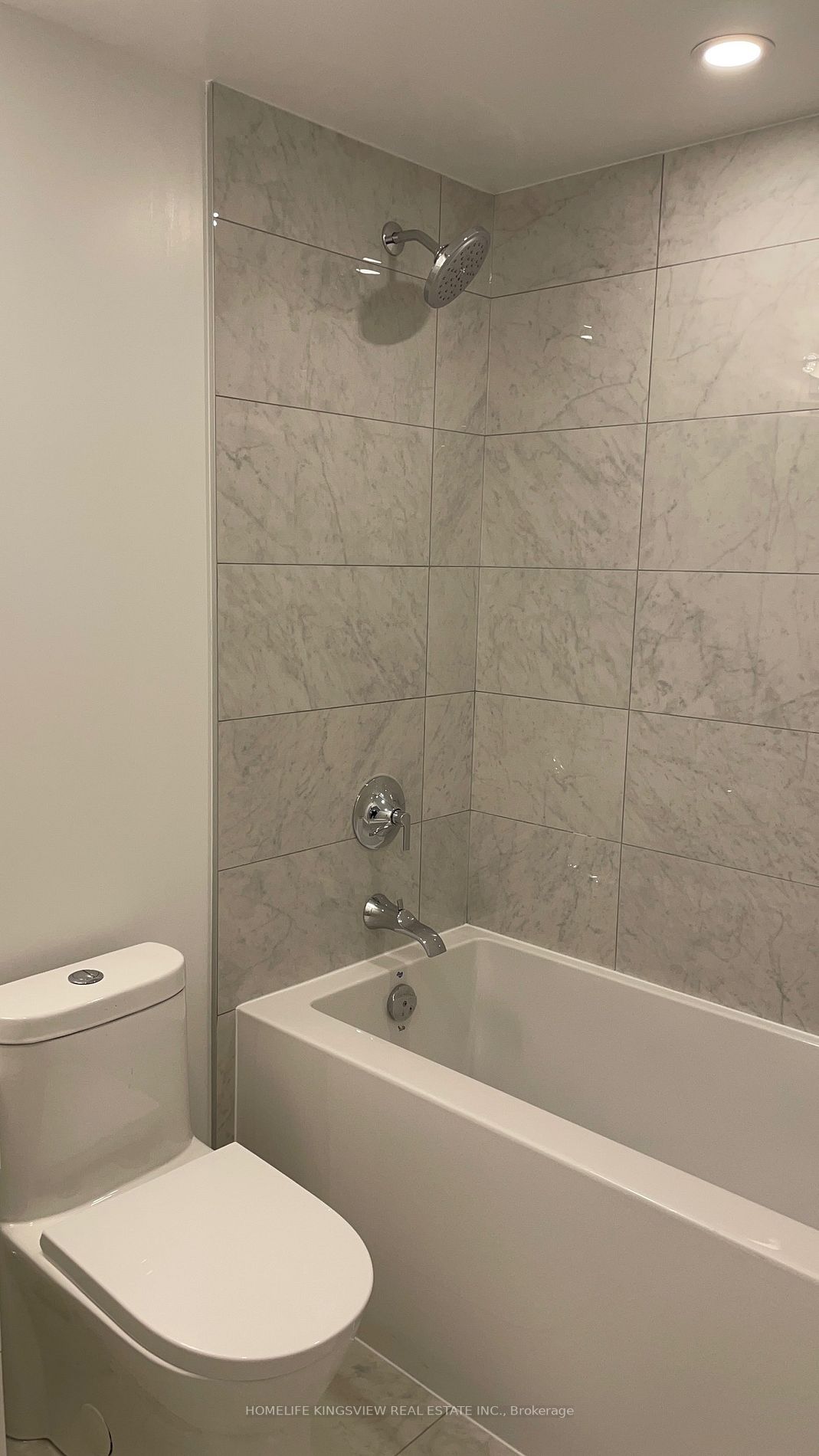 39 Roehampton Ave, #3502