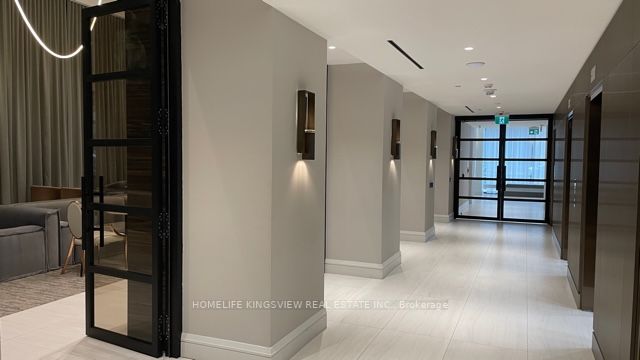39 Roehampton Ave, #3502