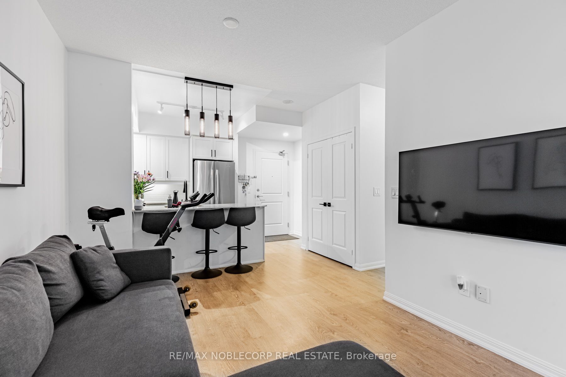 75 East Liberty St, #1609
