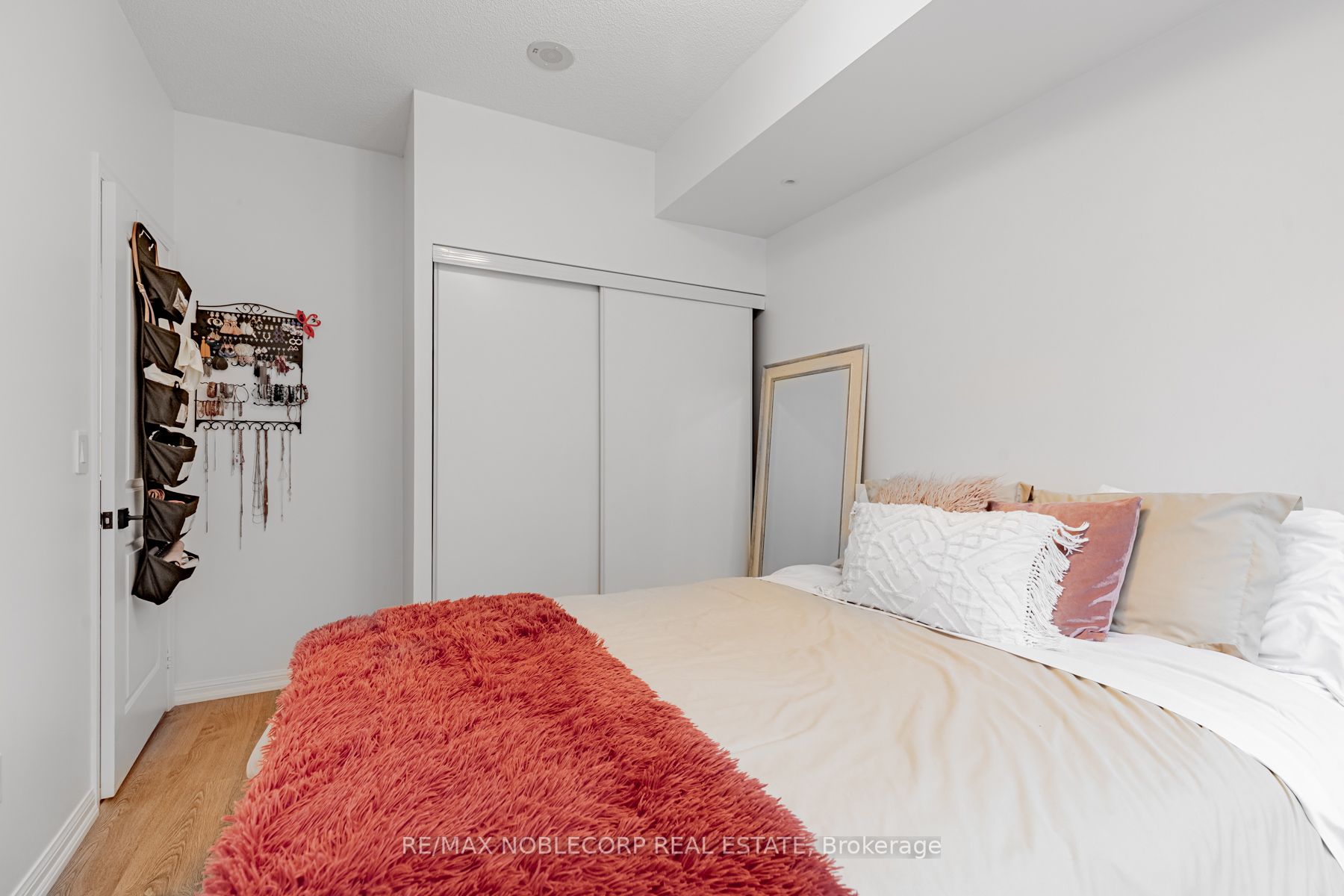 75 East Liberty St, #1609