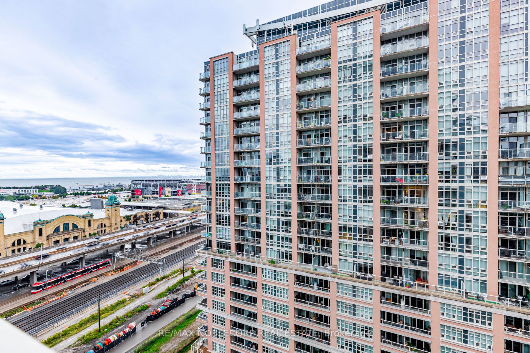 75 East Liberty St, #1609