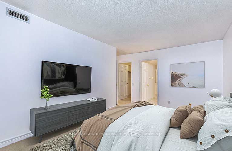 2 Covington Rd, #308
