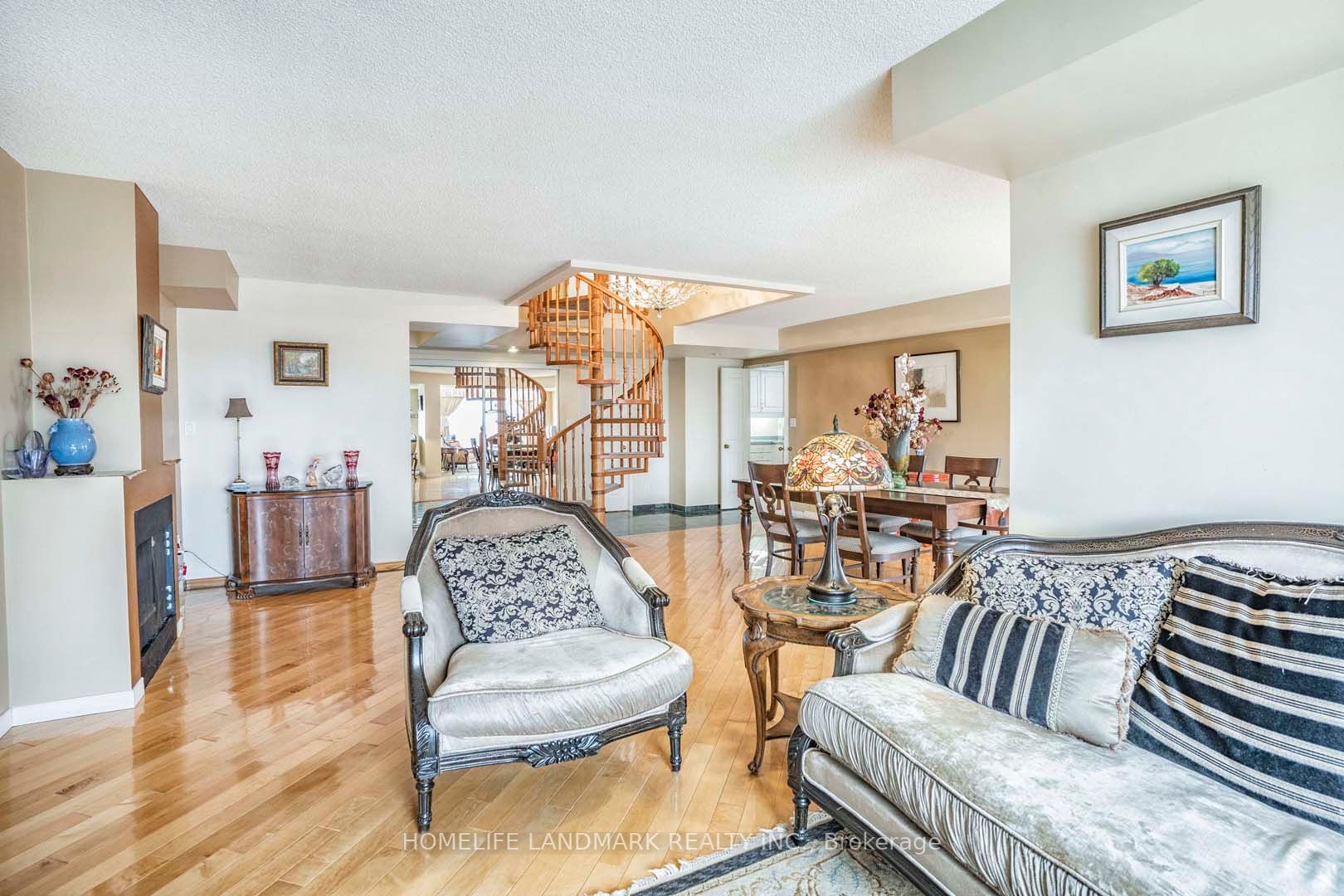 18 Hollywood Ave, #Ph101