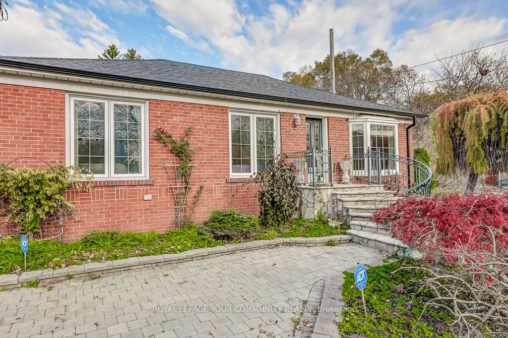 374 Horsham Ave