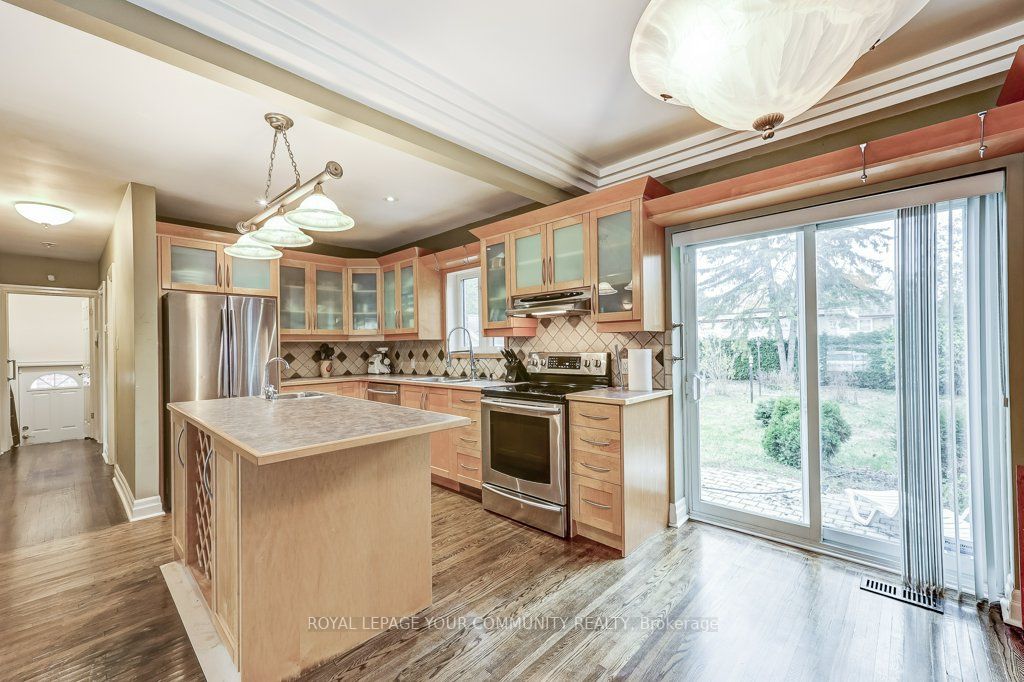374 Horsham Ave