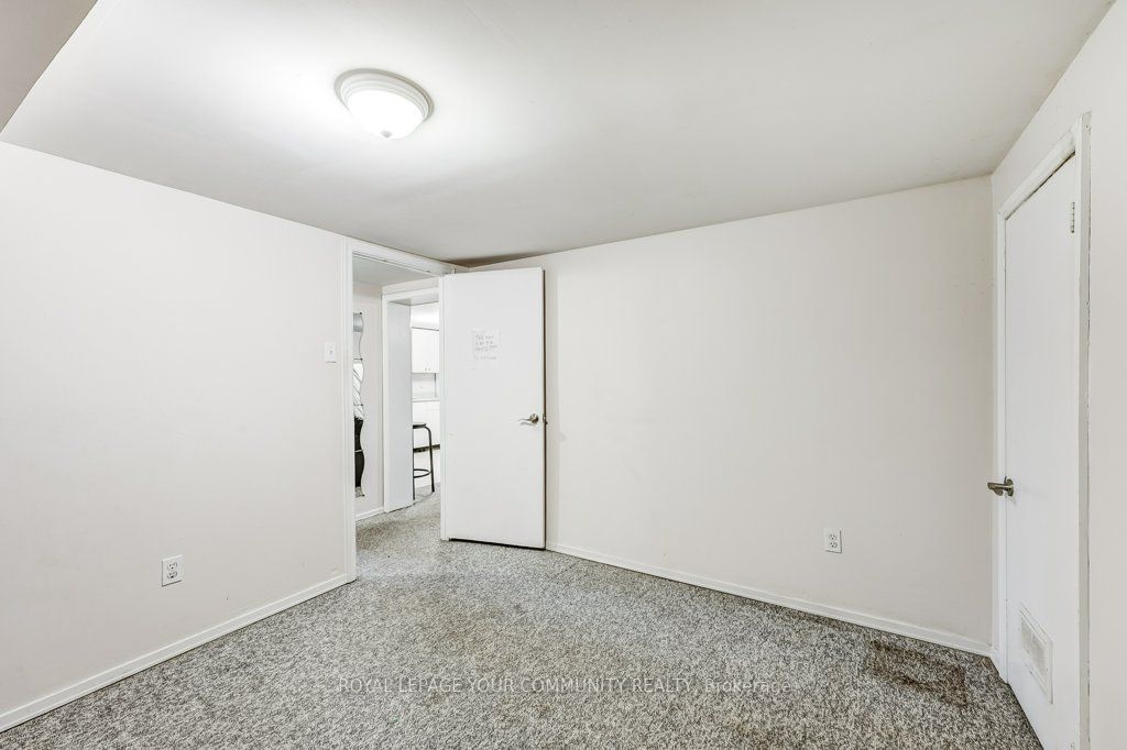 374 Horsham Ave
