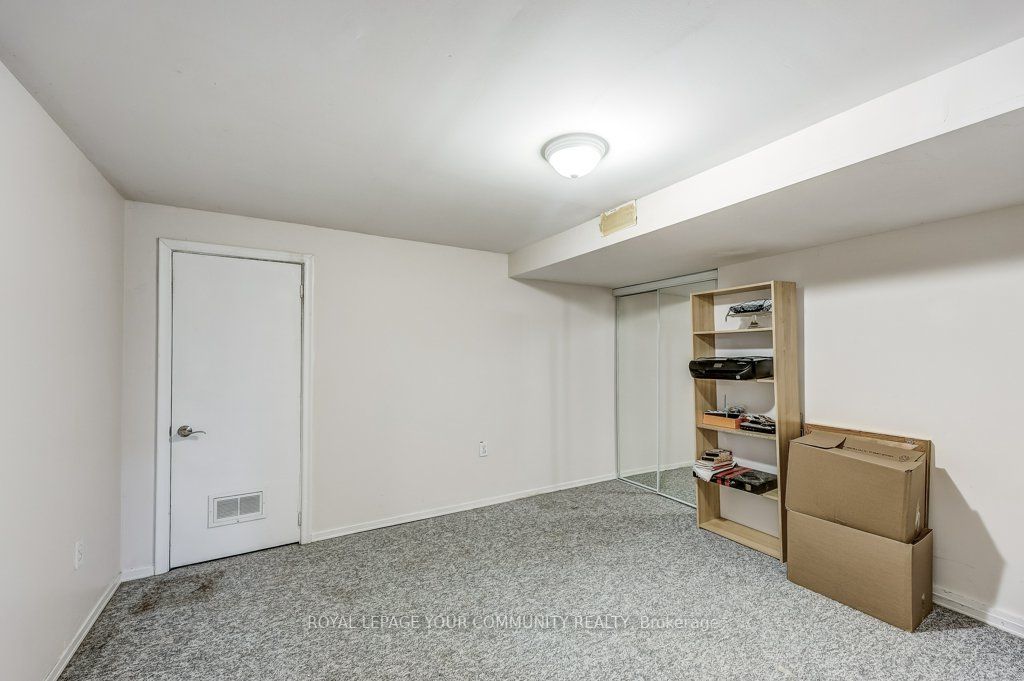 374 Horsham Ave