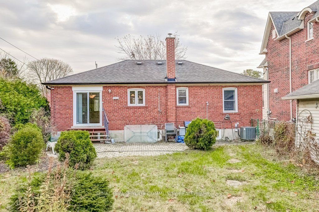 374 Horsham Ave