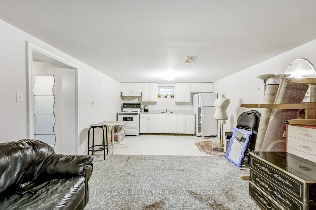374 Horsham Ave
