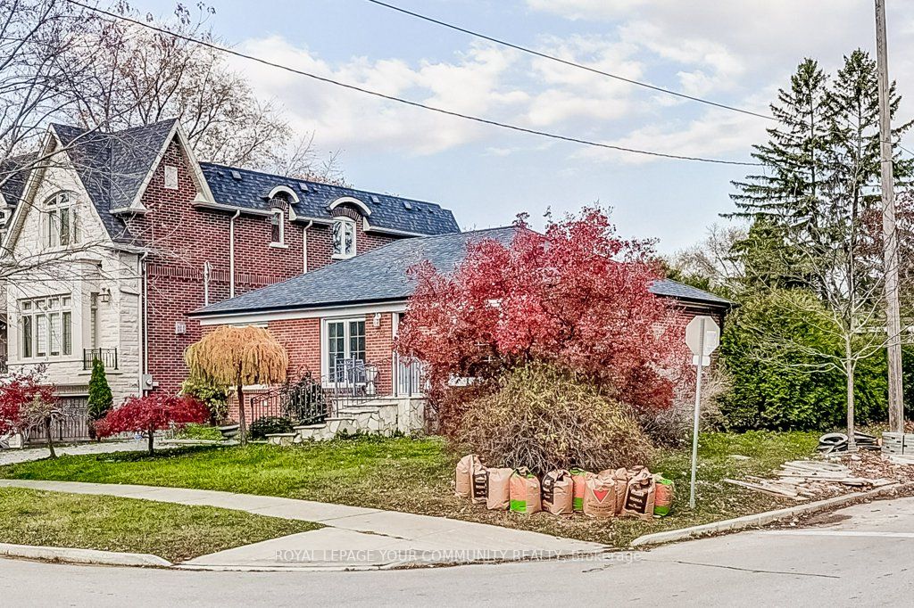 374 Horsham Ave