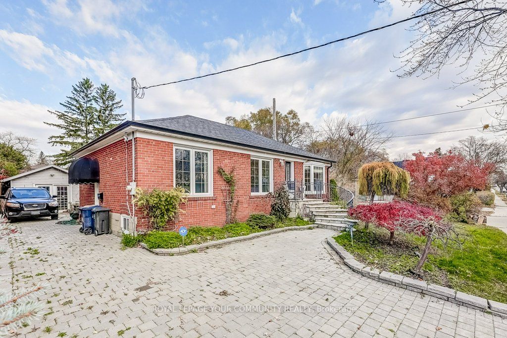 374 Horsham Ave