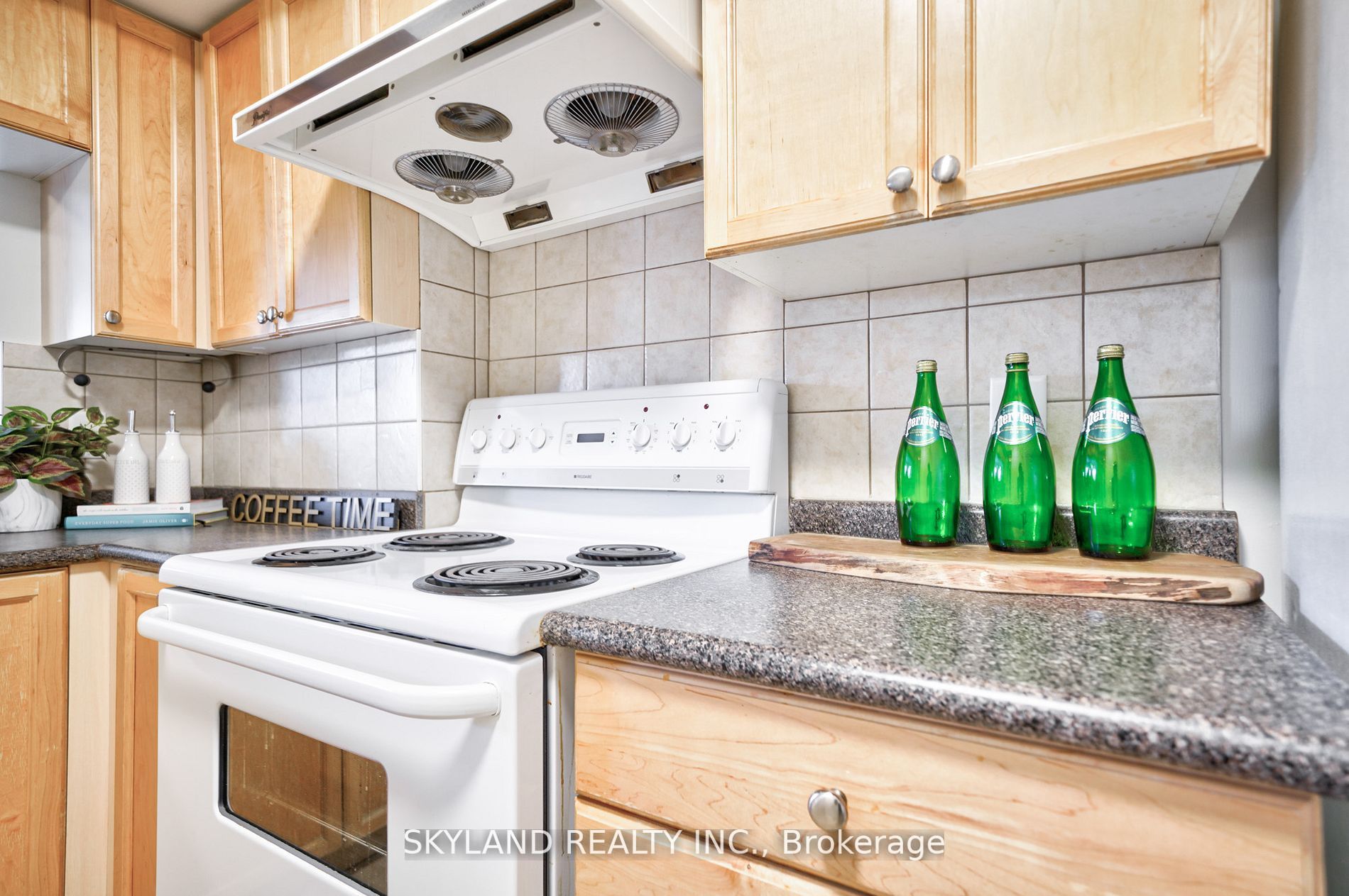 3 Everson Dr, #308