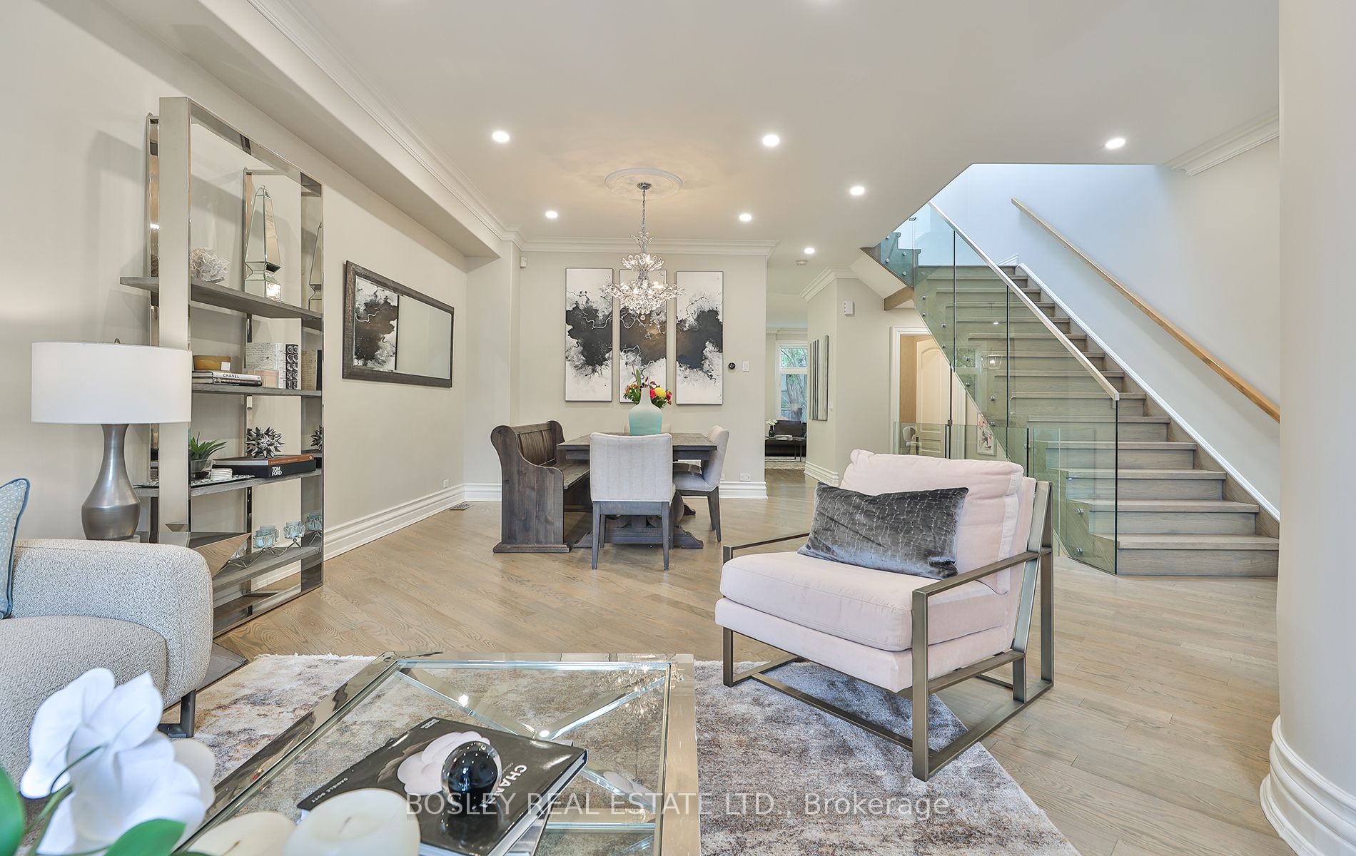 316 Broadway Ave
