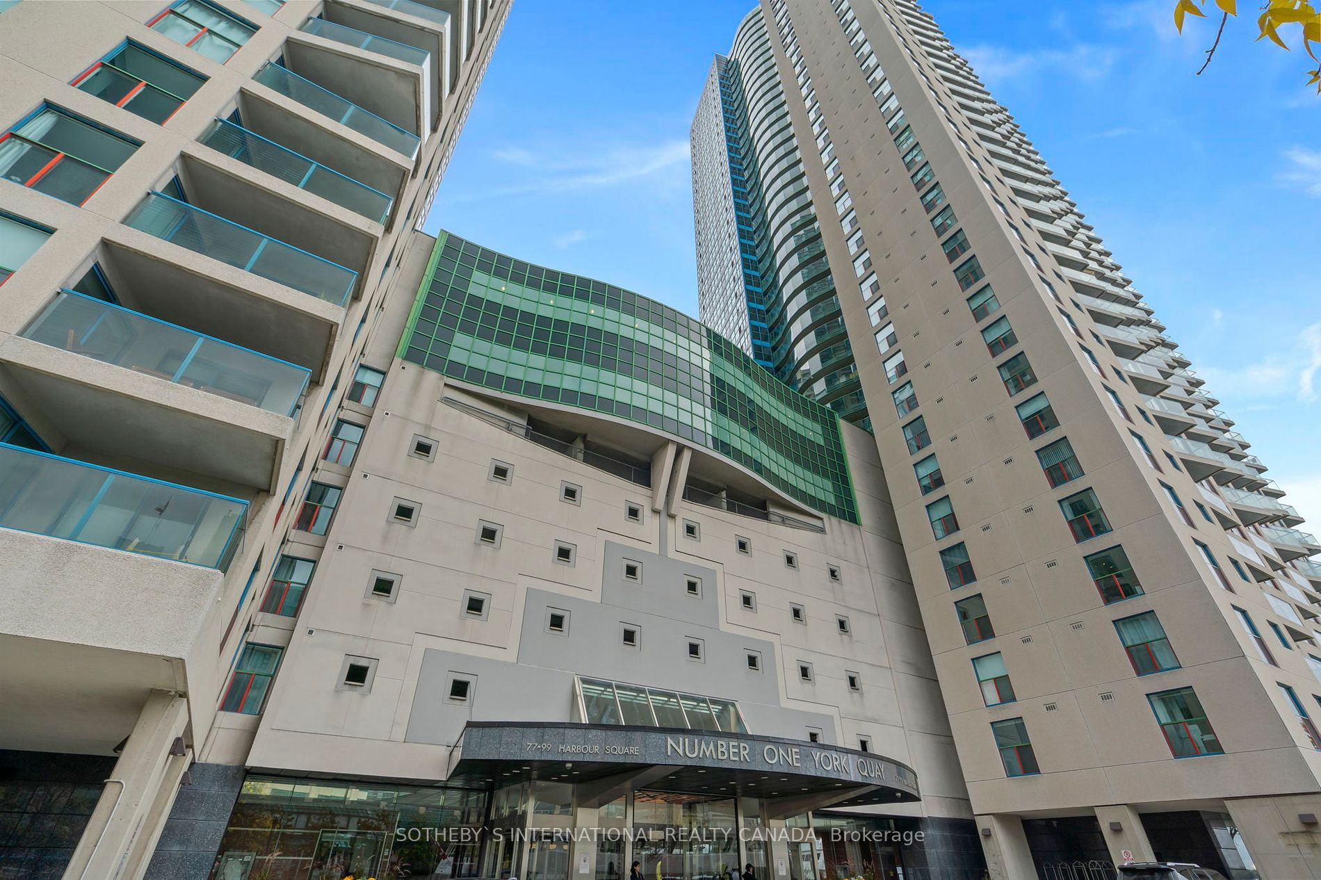 77 Harbour Sq, #3701