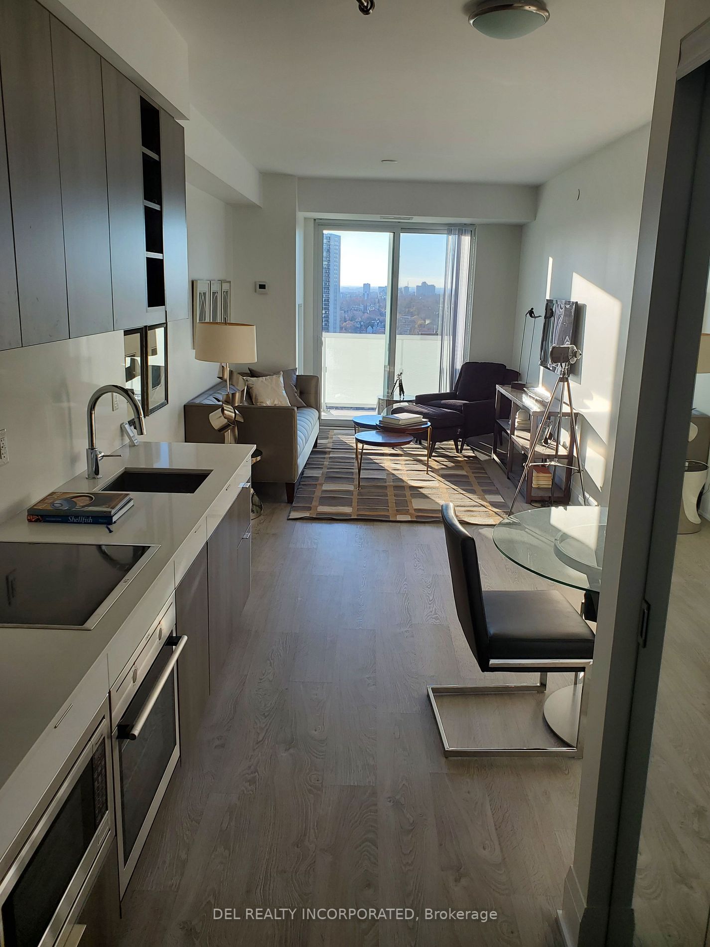101 Erskine Ave, #2212