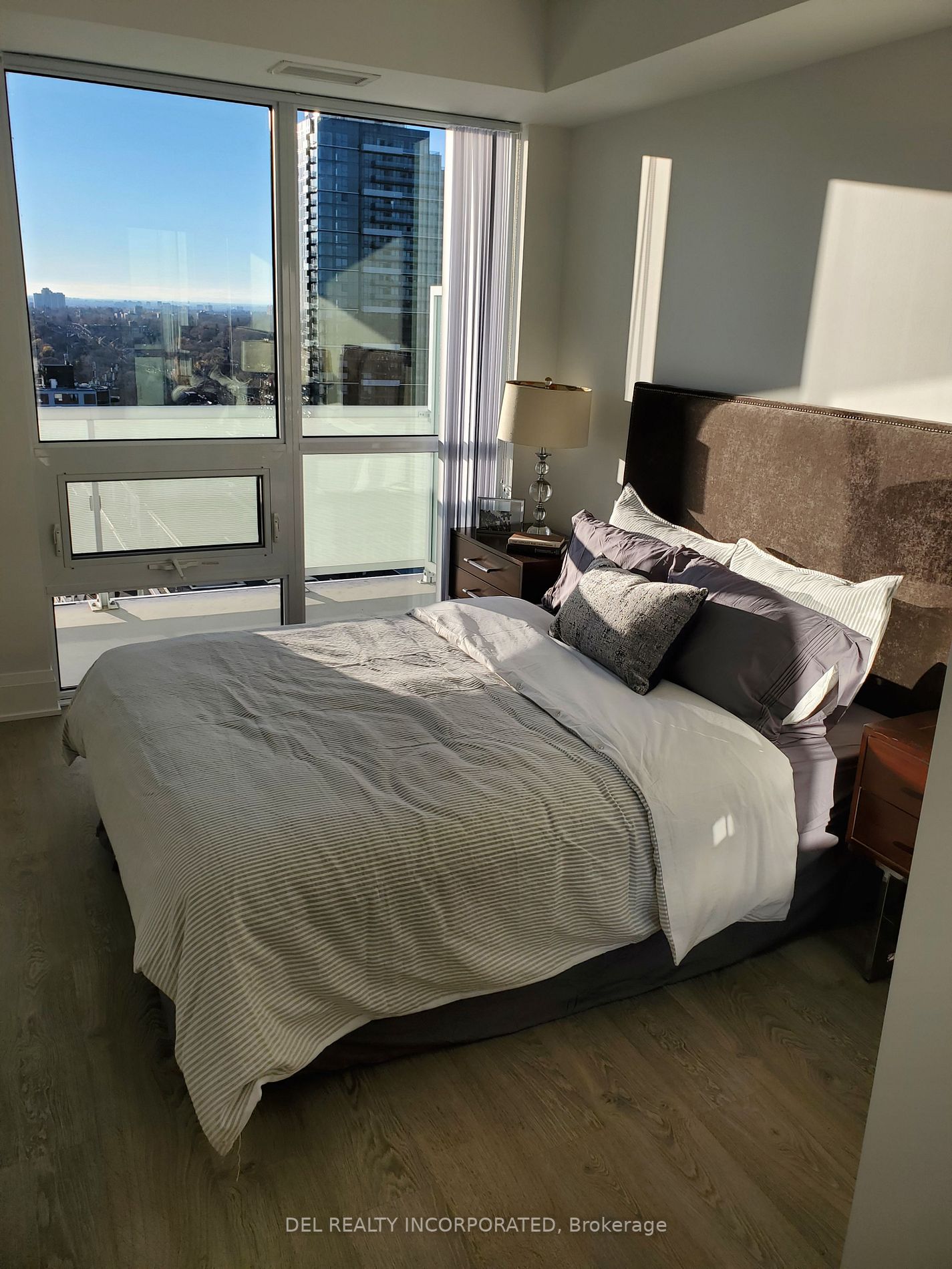 101 Erskine Ave, #2212