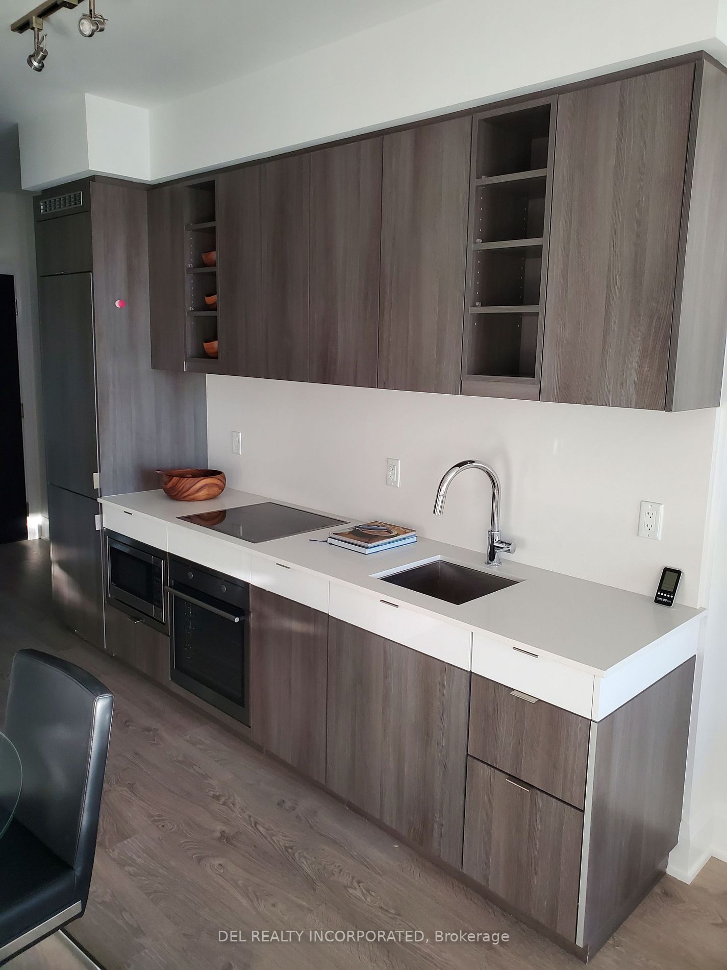 101 Erskine Ave, #2212
