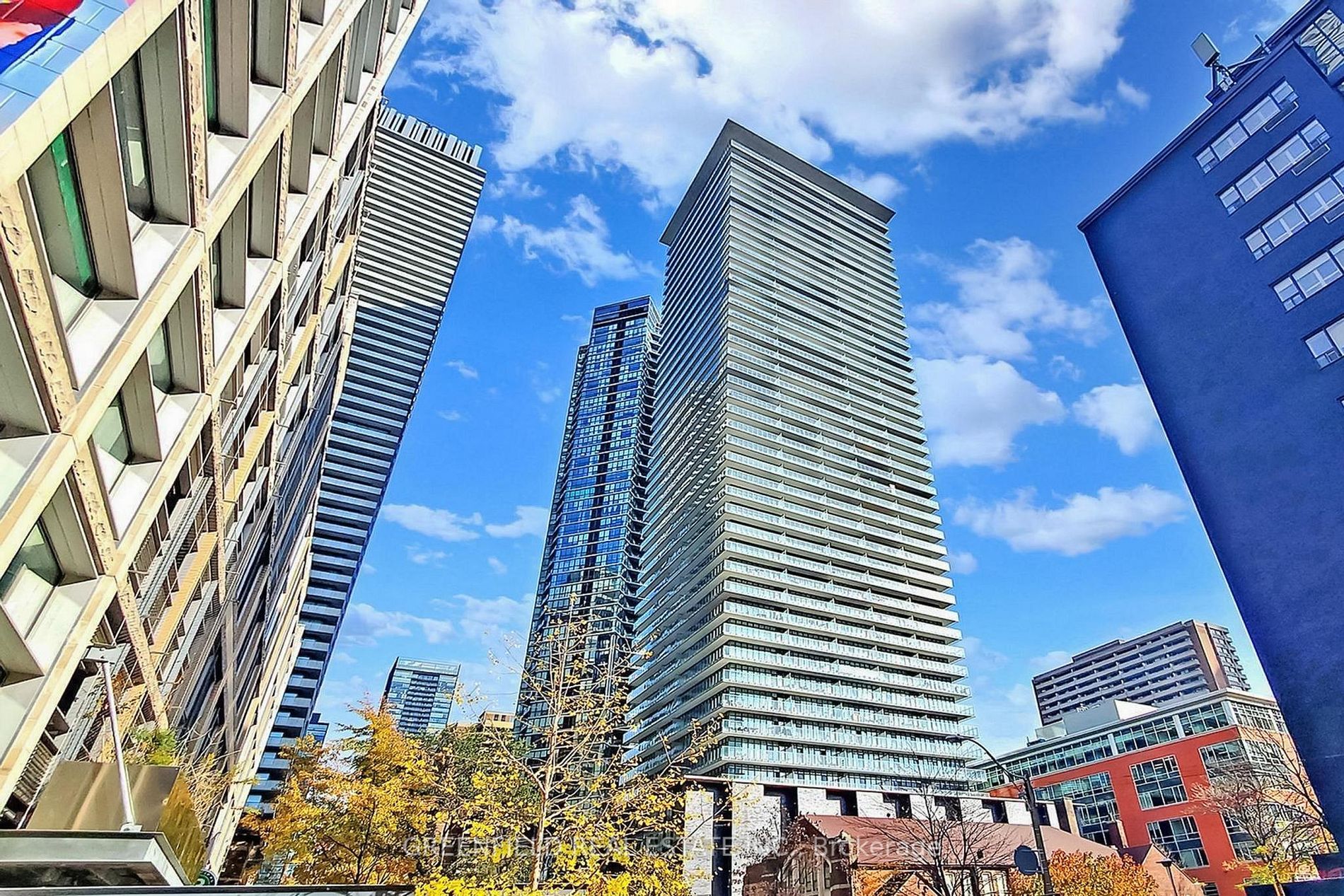 33 Charles St E, #3601
