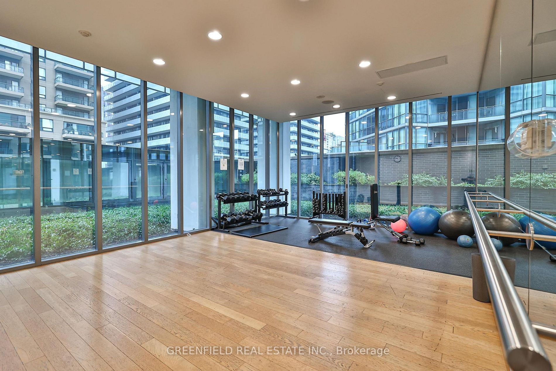33 Charles St E, #3601