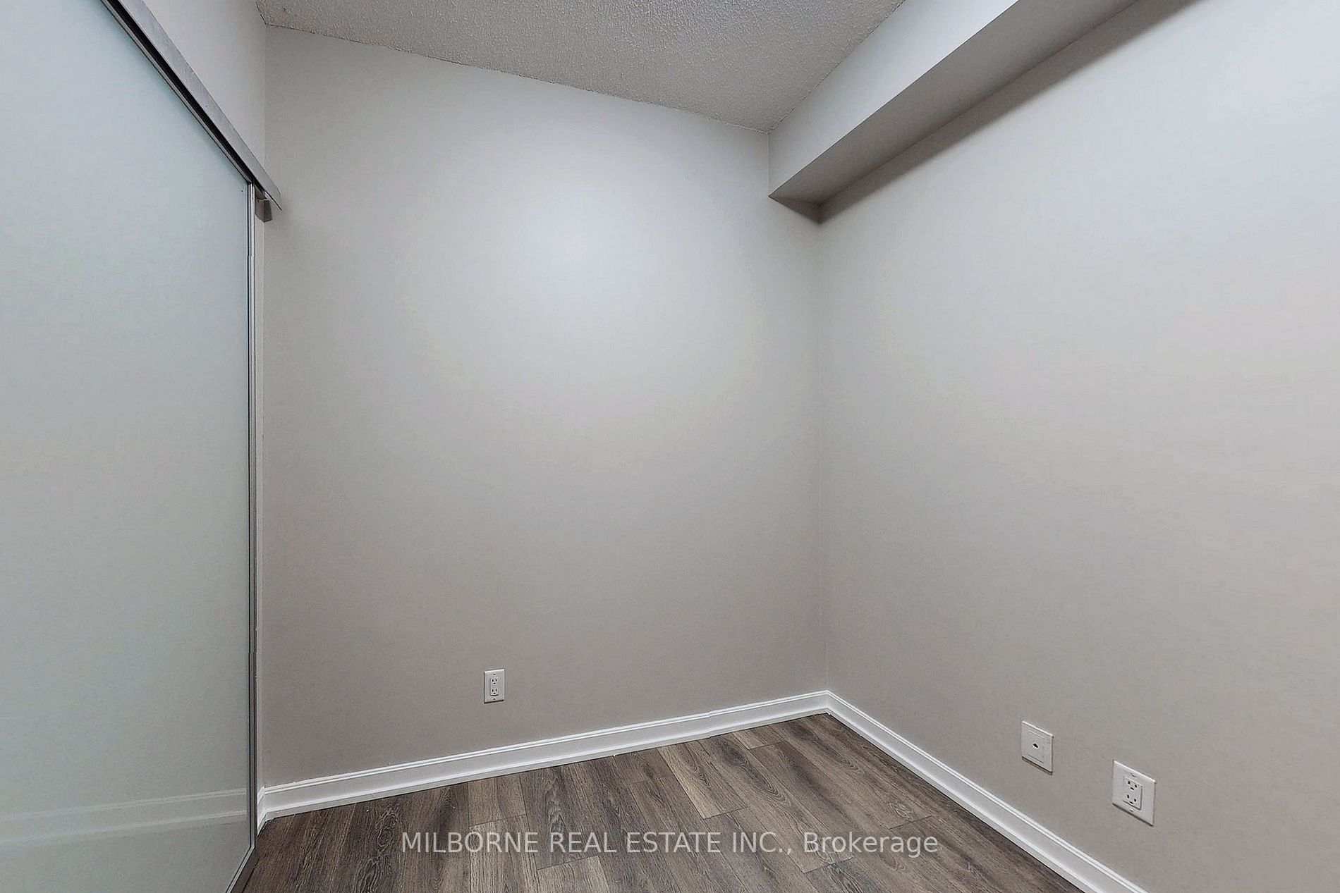 32 Forest Manor Rd, #2201