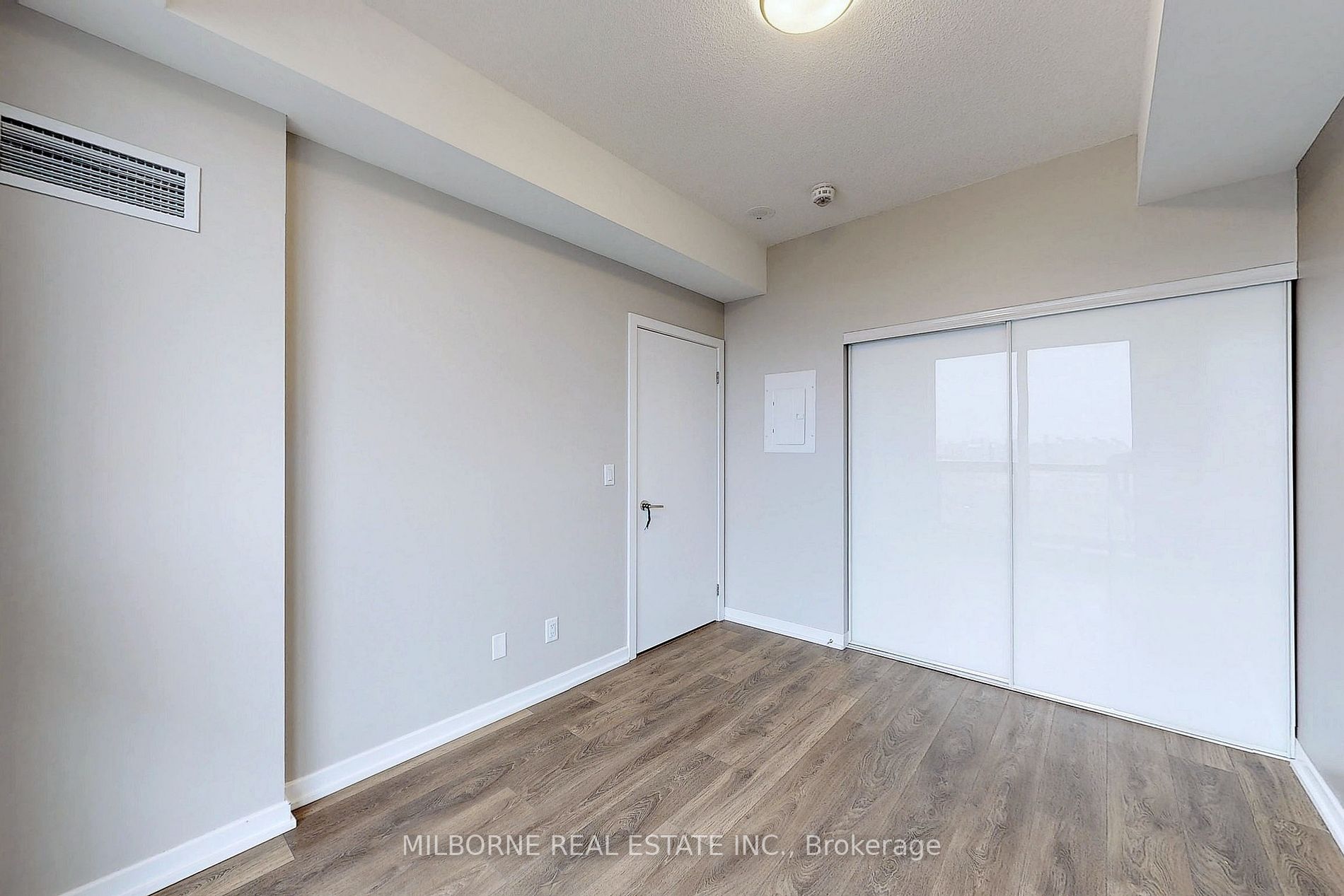 32 Forest Manor Rd, #2201