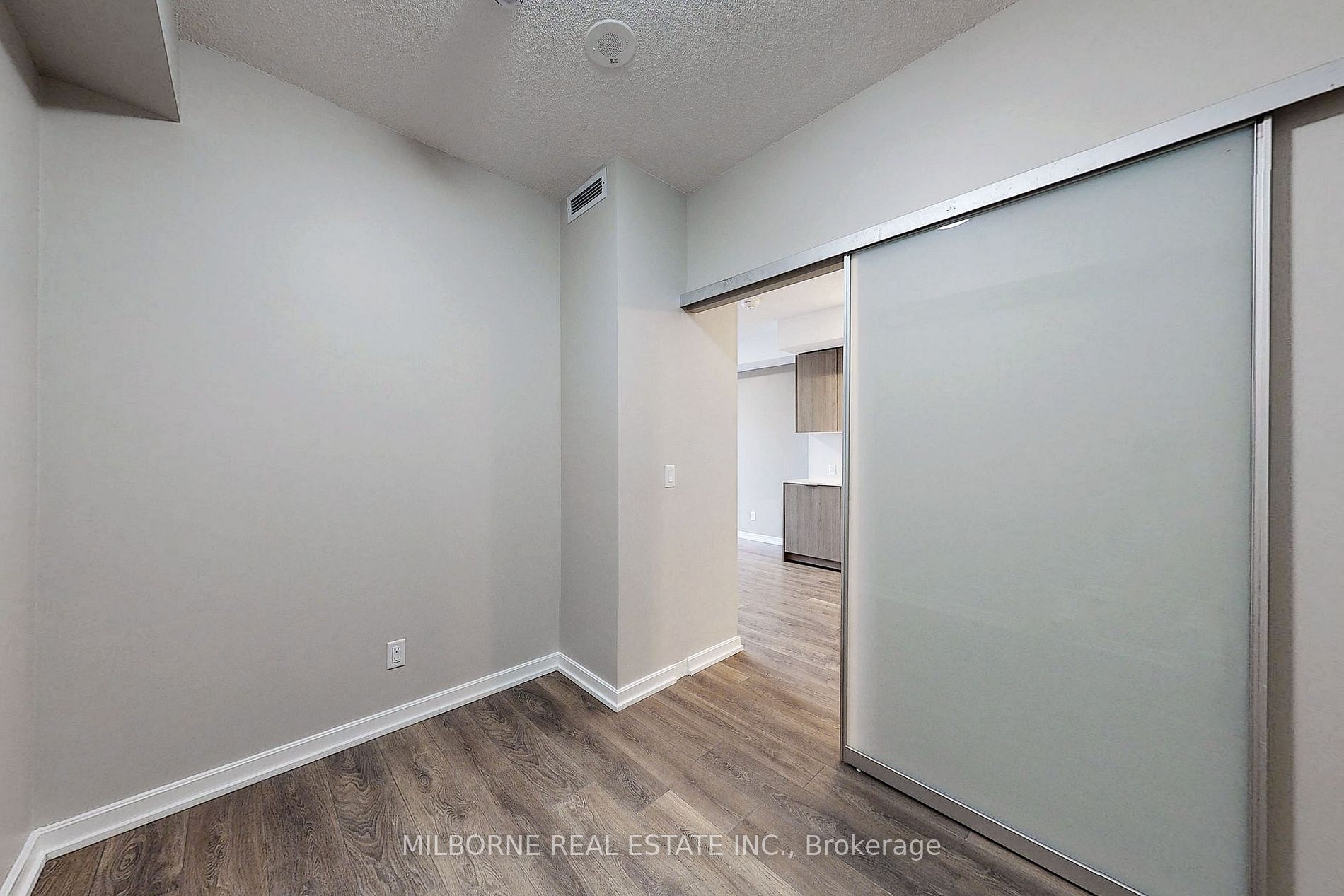 32 Forest Manor Rd, #2201