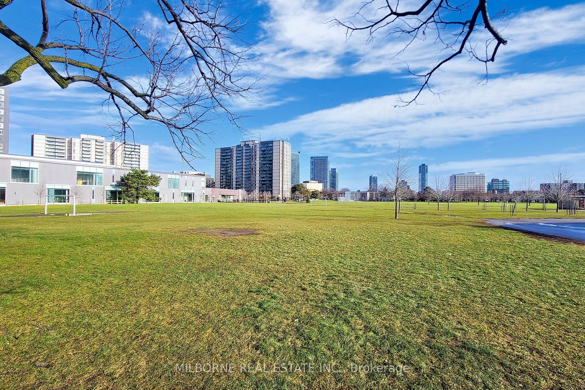 32 Forest Manor Rd, #2201